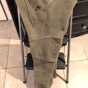 Nike Men's Tech Icon Sherpa Fleece Jogger Pants Green AQ2769-004 Medium joggers